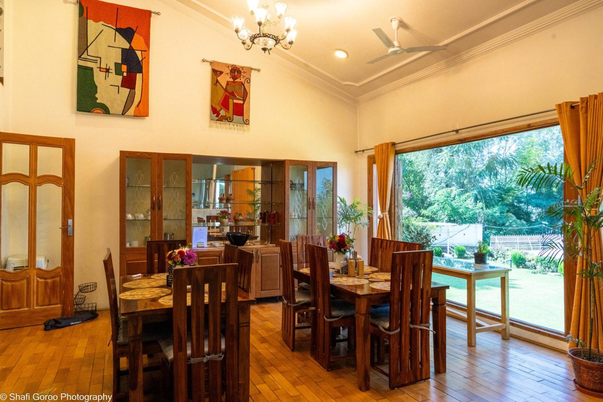 Srīnagar Orania酒店 外观 照片
